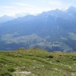 am gegenüberliegenden Hang des Mattertales grüssen im Osten die Sonnenterrassen von Grächen