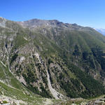 schönes Breitbildfoto mit Blick in das Augstbordtal und auf den Weg der von Emd hinaufzieht