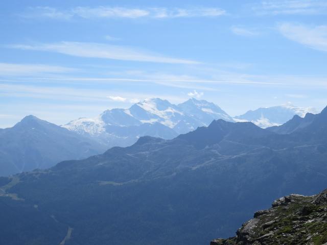 im Norden sind die Berner Alpen ersichtlich