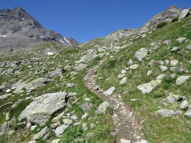 im hintersten Embdbachtal, als Augstbord bezeichnet, überqueren wir den hier noch ganz jungen Embdbach