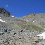 ...und über felsigen Untergrund, stehts höher ansteigend ins Inners Tälli 2707 m.ü.M.