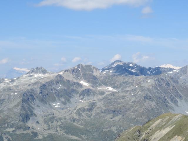 Blick Richtung Les Diablerets, Turtmannspitze, Meidhorn, Meidpass, Bela Tola und sogar Wildhorn ist zu sehen