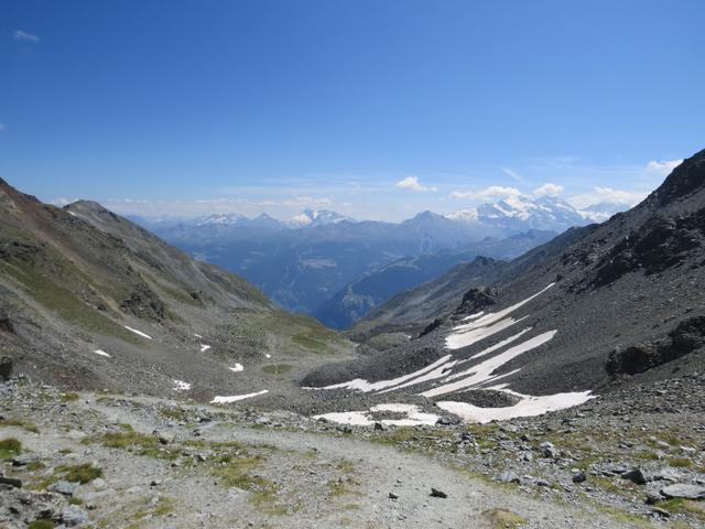 Richtung Osten schweift der Blick zum Monte Leone, Fletschhorn und den beiden Viertausender Lagginhorn und Weissmies