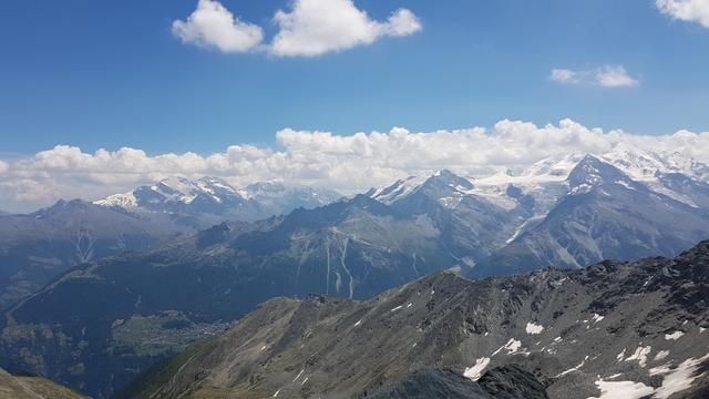 Blick zum Fletschhorn, Riedgletscher, Balfrin, die Mischabelgruppe mit Dom