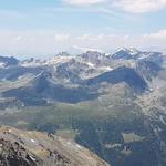 Blick über das Turtmanntal hinaus, zur Turtmannspitze, Meidhorn und Meidpass. Diesen werden wir morgen überqueren