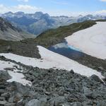 im Zickzack führt der Pfad hinab, und bringt uns an einen kleinen Bergsee 2788 m.ü.M.