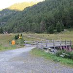 ...zu den Chalets von Gruben-Meiden, wo wir über eine Brücke die Turtmänna überschreiten