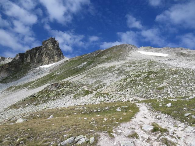 der einfache Aufstieg zum Meidpass beginnt