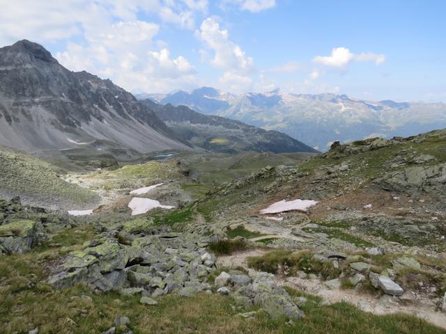 ...in flacheres Gelände 2625 m.ü.M. ab