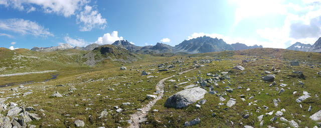 schönes Breitbildfoto mit Bella Tola, Meidspitz, Meidpass, Meidzänd und Turtmannspitze