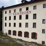 die Aussicht von der Terrasse des feudalen Hotel ist atemberaubend. Der hausgemachte Heidelbeerkuchen ist sehr gut