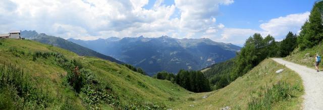 schönes Breitbildfoto mit Blick ins Val d’Anniviers. Bei Breitbildfotos nach dem anklicken, immer noch auf Vollgrösse klicke