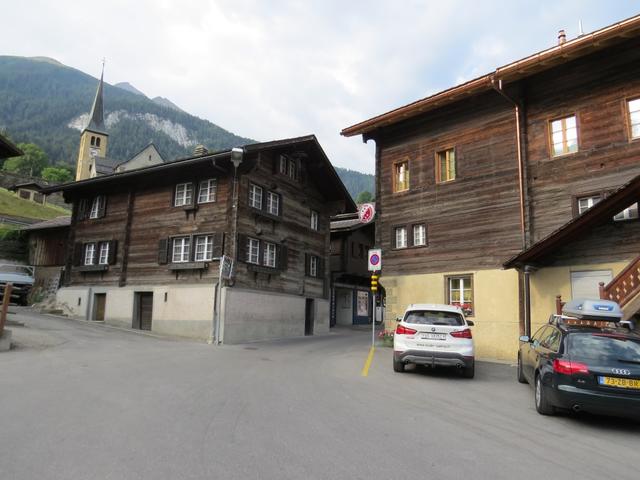 vom Bahnhof in Grengiols erreichen wir über die kurvige Hauptstrasse, das typische Walliserdorf Grengiols 995 m.ü.M.