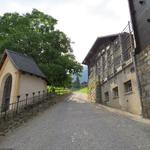 bei der Kirche biegen wir links ab, und durchqueren das Oberdorf