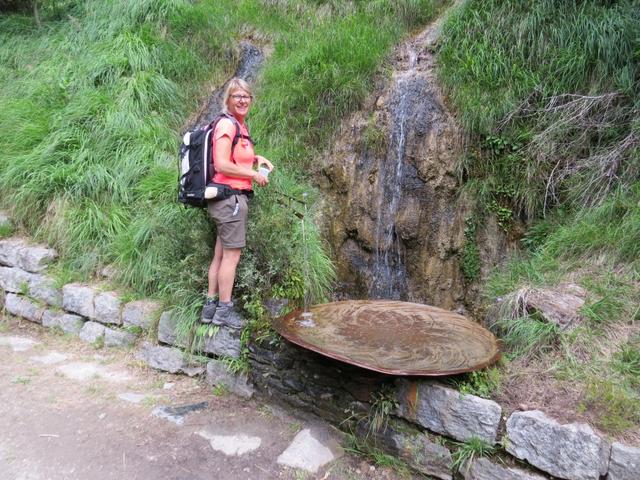 von allen LandArt-Werken hat uns dieser Brunnen am meisten Gefallen