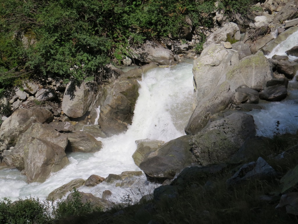 der tosende Baltschiederbach ist so laut, man versteht sein eigenes Wort nicht