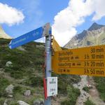 der links abbiegende Bergweg zum Stockhornbiwak lassen wir unbeachtet...