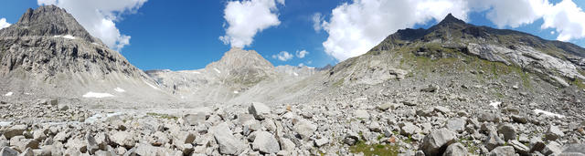 schönes Breitbildfoto mit Blick Richtung Hütte. Bei Breitbildfotos nach dem anklicken, immer noch auf Vollgrösse klicken