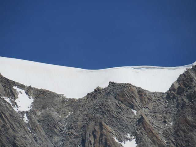 Blick hinauf zum Verbindungsgrat Breithorn - Gredetschhorli mit Beichgletscher