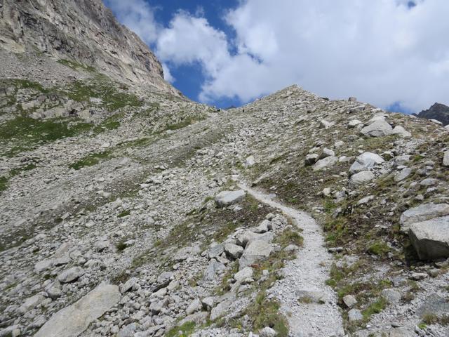 der Wanderweg ist immer gut ersichtlich, markiert und nicht ausgesetzt