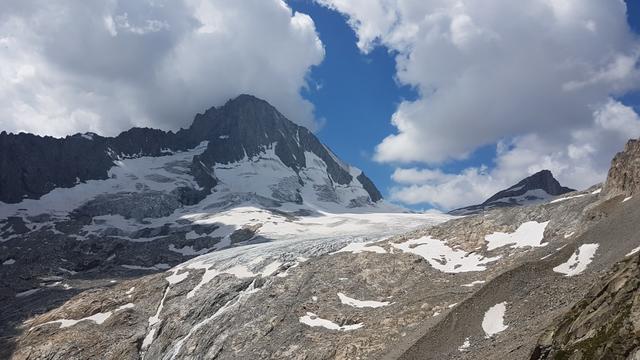 Blick zum Bietschhorn, Kleines Nesthorn und Baltschiedergletscher