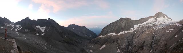 sehr schönes Breitbildfoto von der Hütte aus gesehen