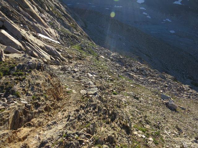 auf dem gleichen Weg wie wir gestern gekommen sind, geht es nun wieder zurück