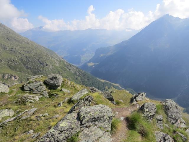 tief unter uns das Val d'Arolla