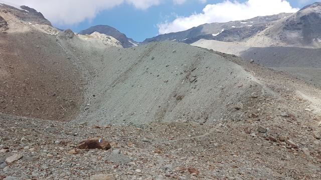 wir laufen zum kurz oberhalb der Hütte gelegenen Gletschersee