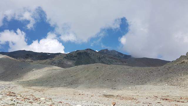 rechts von uns gut ersichtlich der Mont de l'Etoile. Den werden wir am nächsten Tag besteigen