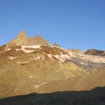 hier wird einem klar wieso sie Aiguilles Rouges d'Arolla heissen. Glühend Rot erstrahlt von der Morgensonne