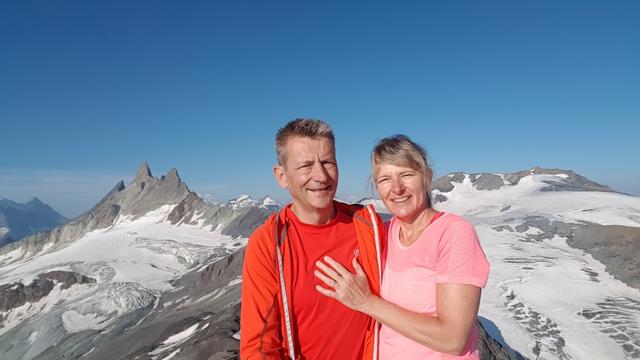 Erinnerungsfoto aufgenommen auf dem Gipfel des Mont de l'Etoile