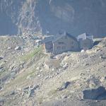 die Cabane des Aiguilles Rouge herangezoomt