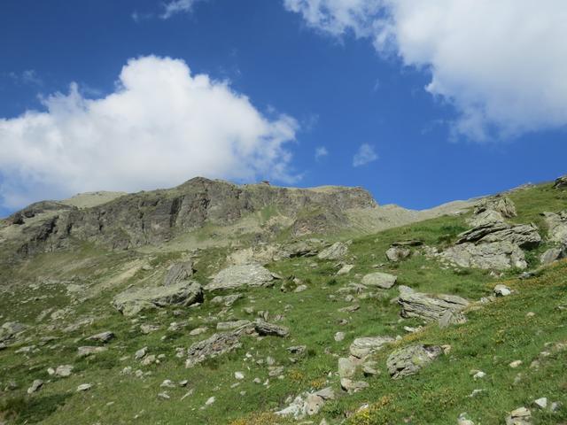 die Cabane des Aiguilles Rouge ist fast nicht mehr auszumachen