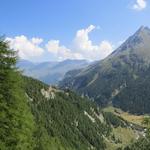 in der Bildmitte die Aussichtsterrasse von Roc Vieux. Eine sehr empfehlenswerte Wanderung