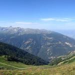 schöner Ausblick ins Val d’Anniviers und rechts ins Rhonetal
