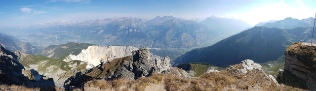 schönes Breitbildfoto mit Blick ins Rhonetal. Bei Breitbildfotos nach dem anklicken, immer noch auf Vollgrösse klicken