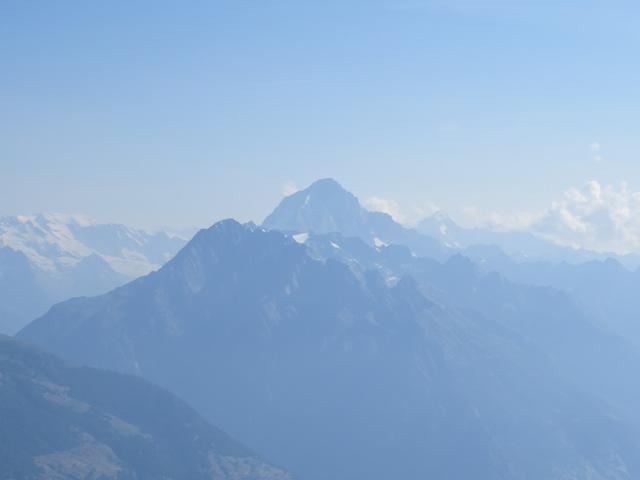 am Horizont gut erkennabr das Bietschhorn. War das eine schöne Wanderung zur Baltschiederklause