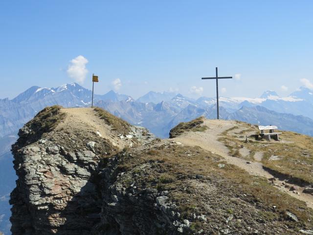 Blick zurück zum Illhorn der durch eine Felsspalte getrennt ist