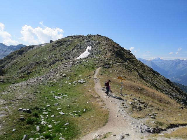 beim Pas de l'Illsee 2544 m.ü.M., steigen wir rechtshaltend nicht weiter ab,...