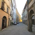 ...und verlassen weiter durch die Altstadt laufend Pontremoli