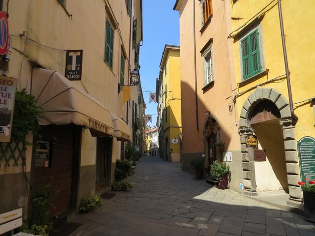 die Altstadt von Pontremoli hat uns sehr gefallen. Nach einer Kaffeepause laufen wir zu unserem Auto