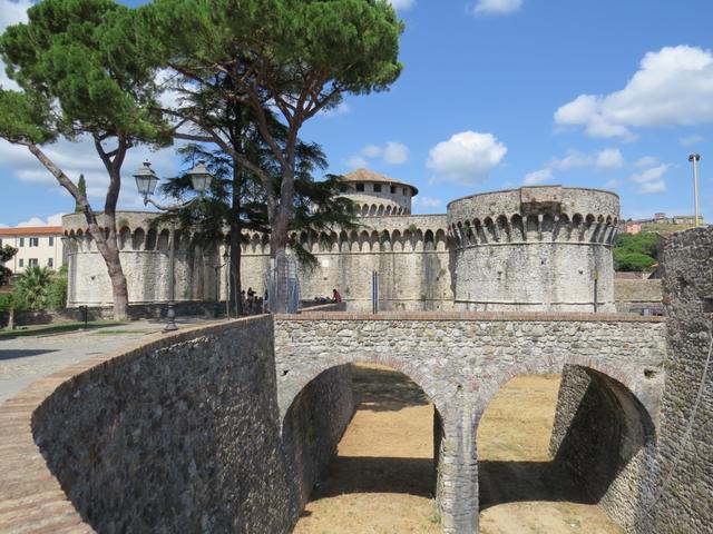 direkt hinter der Kathedrale befindet sich die Citadelle Firmafede