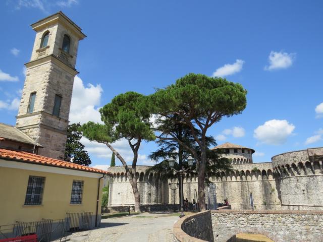 die Burg wurde zwischen 1487 und 1492 durch Lorenzo "der Prächtige" Medici erbaut