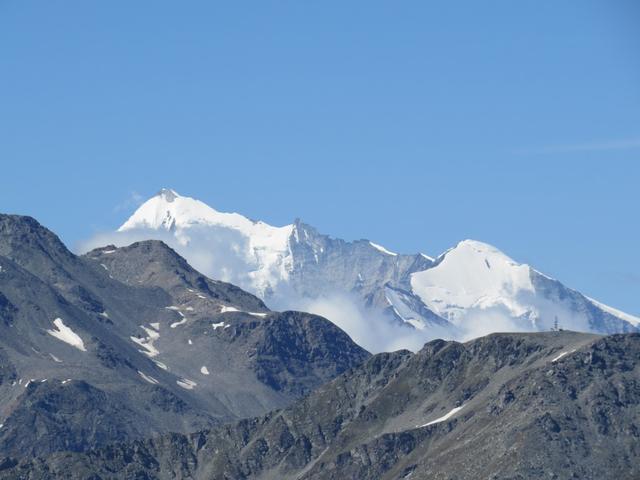 ...die Aussicht aber umso schöner. Hier Weisshorn und Bishorn