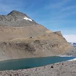 Blick auf den Chaltwassersee. Oberhalb vom Gletschersee ist die Monte Leone Hütte ersichtlich