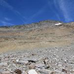 links von uns die steile Bergwand die wir nun überwinden müssen, um zur Monte Leone Hütte zu gelangen