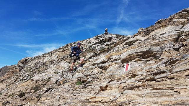 teilweise müssen wir glatt geschliffene Platten überqueren