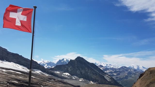 was für eine traumhafte Aussicht können wir während dem Essen geniessen