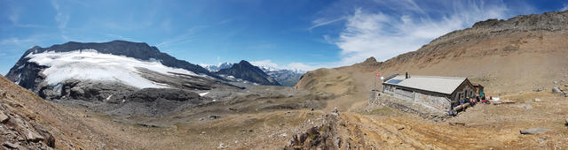 sehr schönes Breitbildfoto mit Gletscher und Hütte. Bei Breitbildfotos nach dem anklicken, immer noch auf Vollgrösse klicken